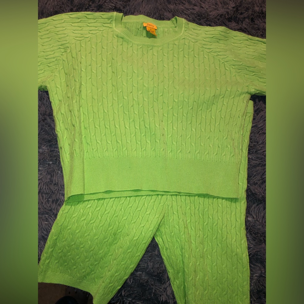Daisy 2 piece lime green set